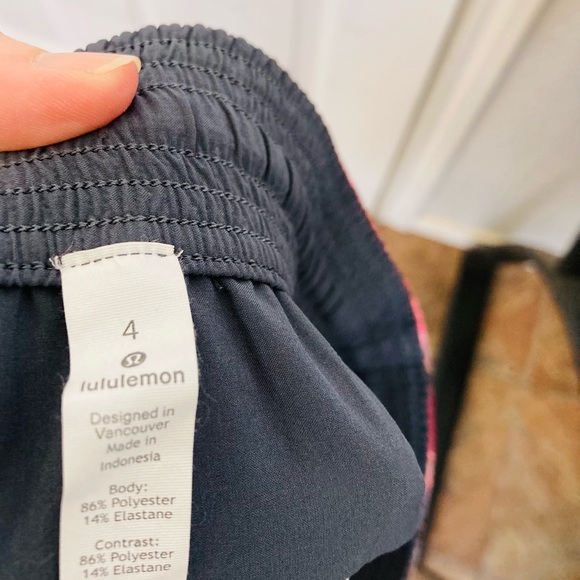 Lululemon sun dazed multiprint shorts 4 - Picture 5 of 5